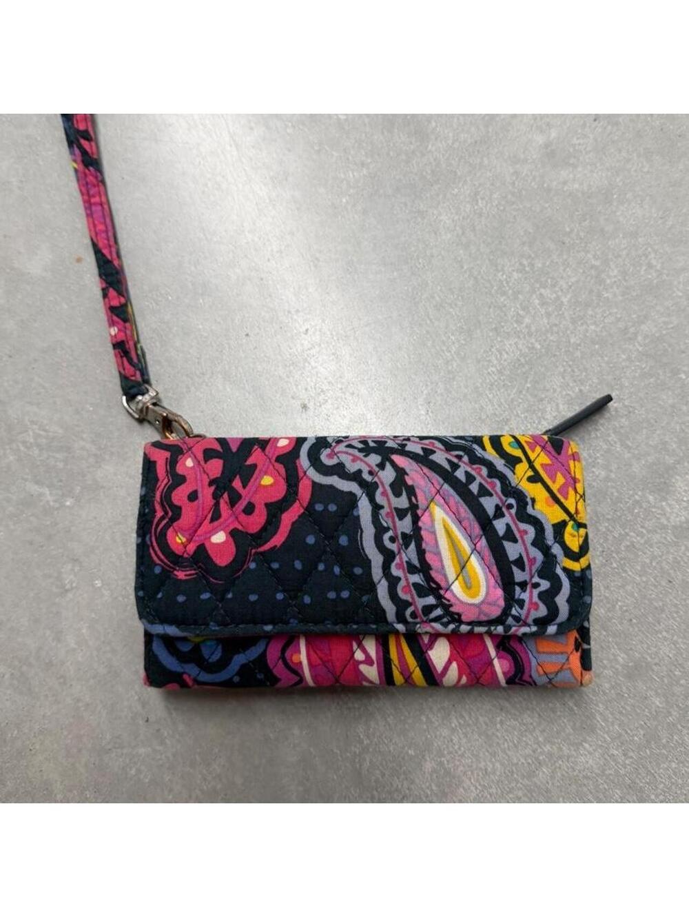 Vera Bradley Quilted Paisley Trifold Wristlet Wallet RFID Zip Coin Purse